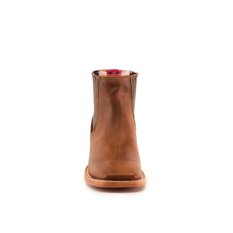 A single Avejentado Honey square toe boot, facing forward and isolated on a white background, evokes a cowboy scene with its tan leather, smooth texture, visible stitching, and rounded toe.