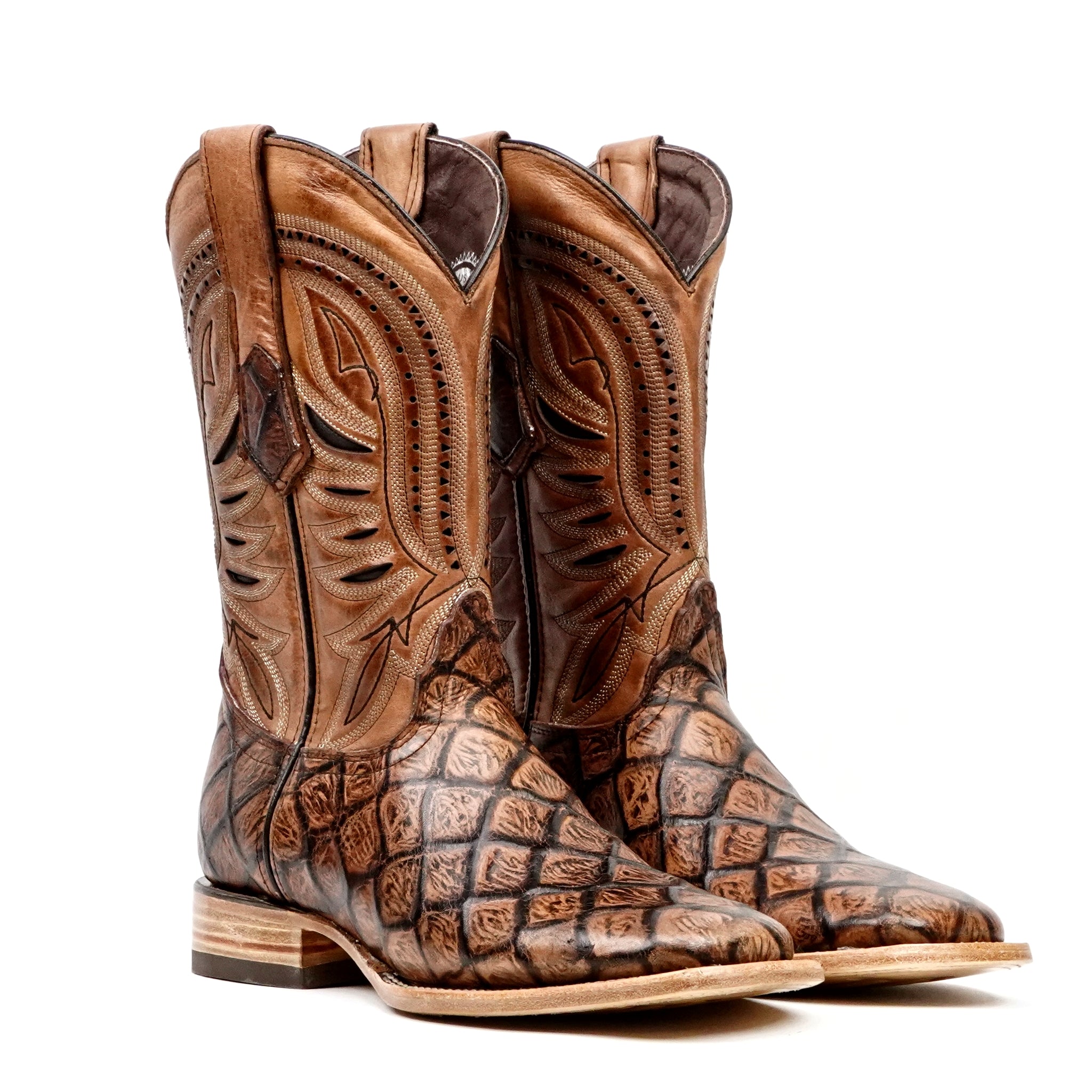 Botas de chocolate Pirarucu - Piel repujada - Punta cuadrada (E687)