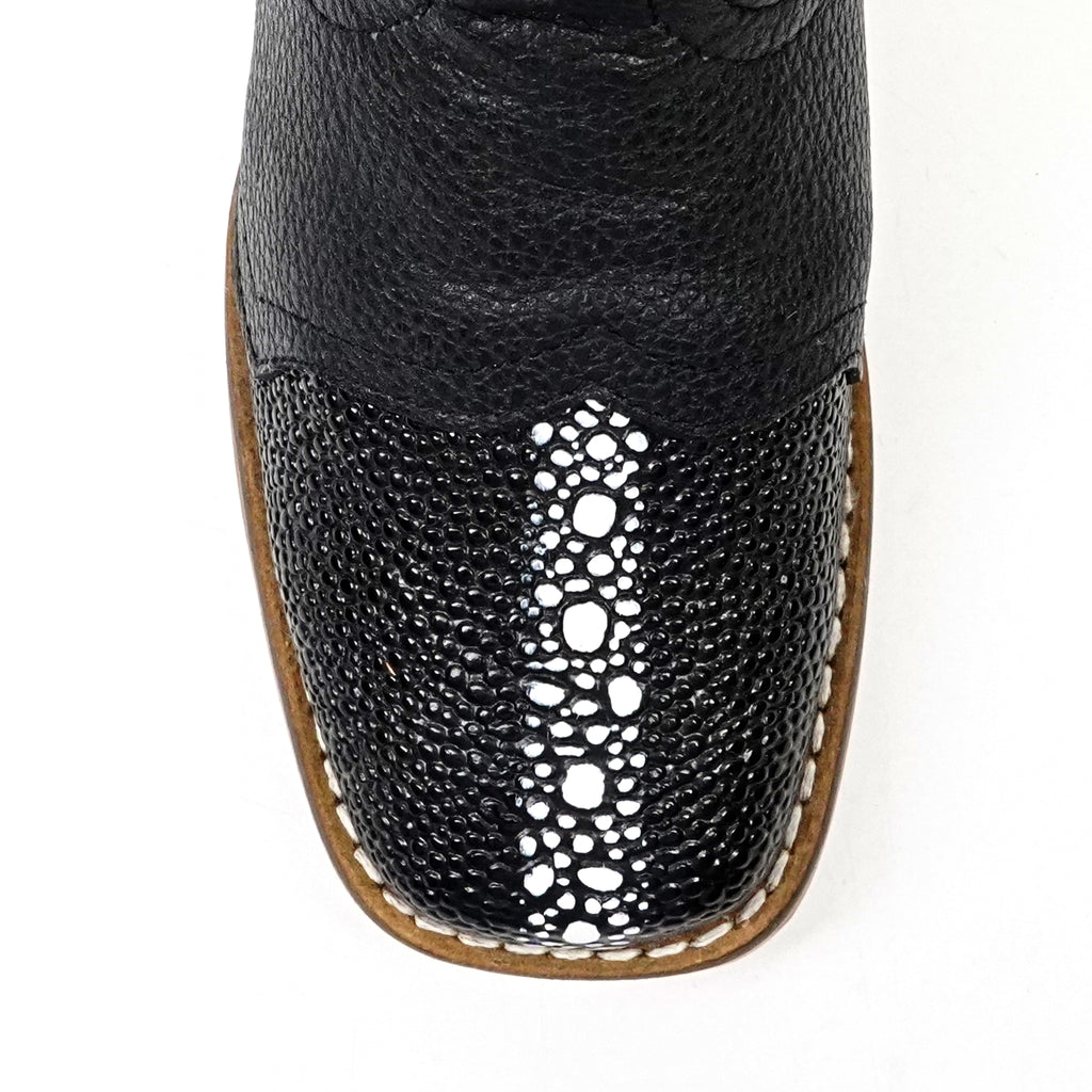 Bota infantil de media pantorrilla con estampado de raya y puntera estilo rodeo en color negro