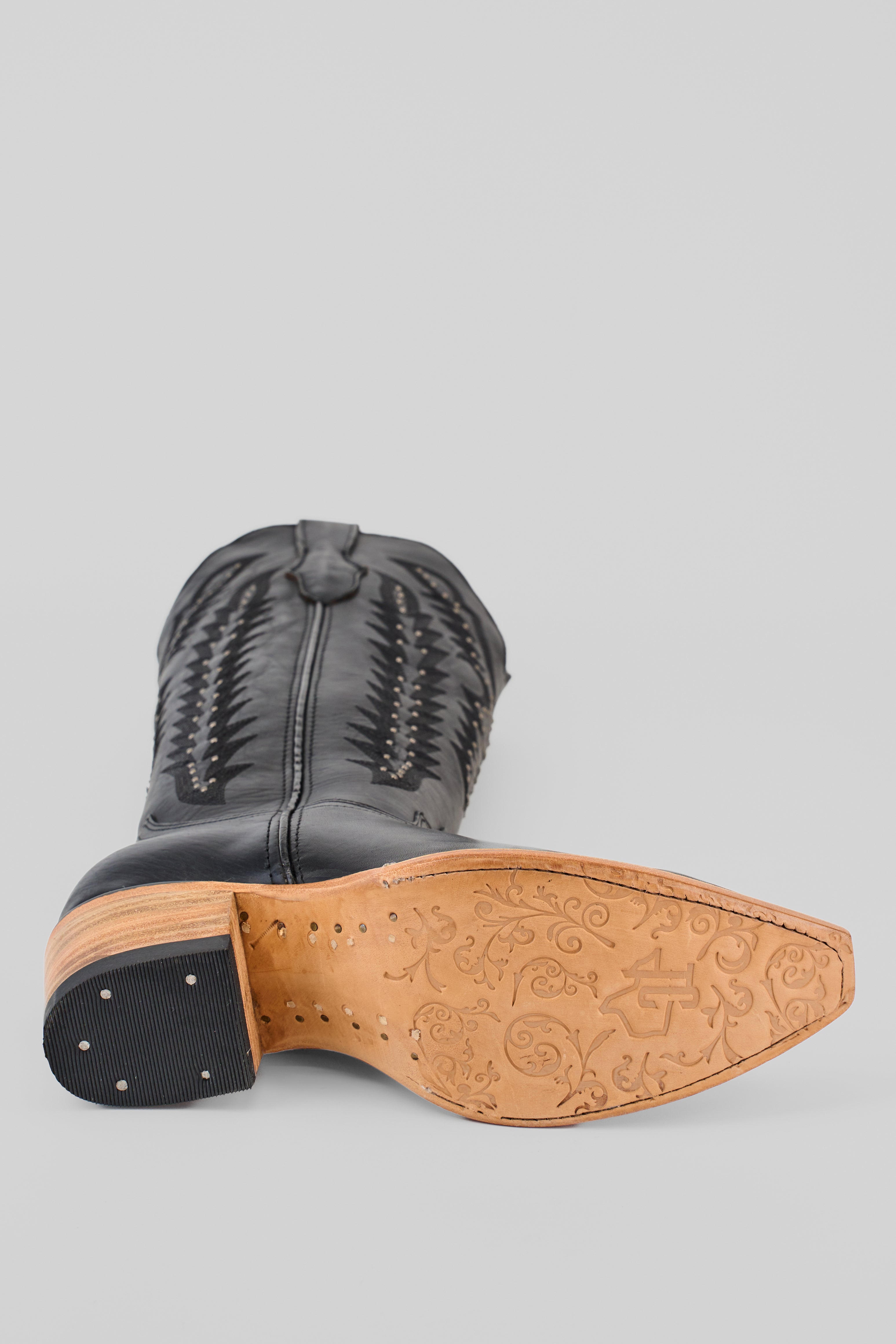 E836 Cleyton Negro