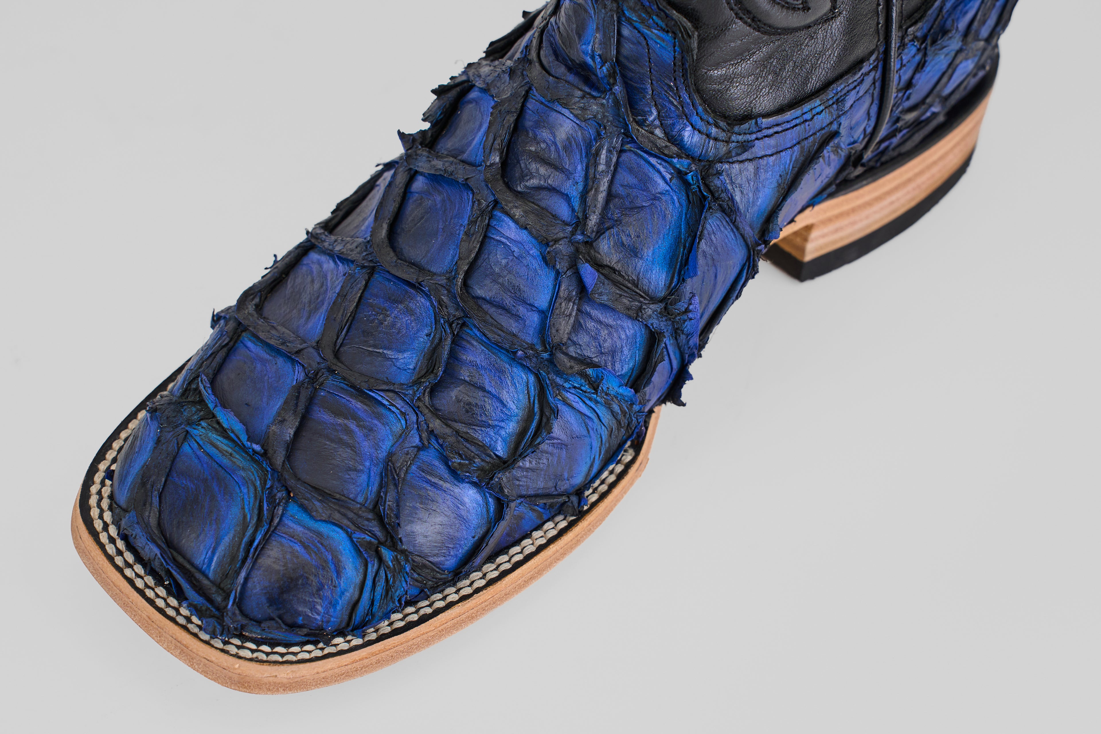 Connor - Azul oscuro - Punta cuadrada