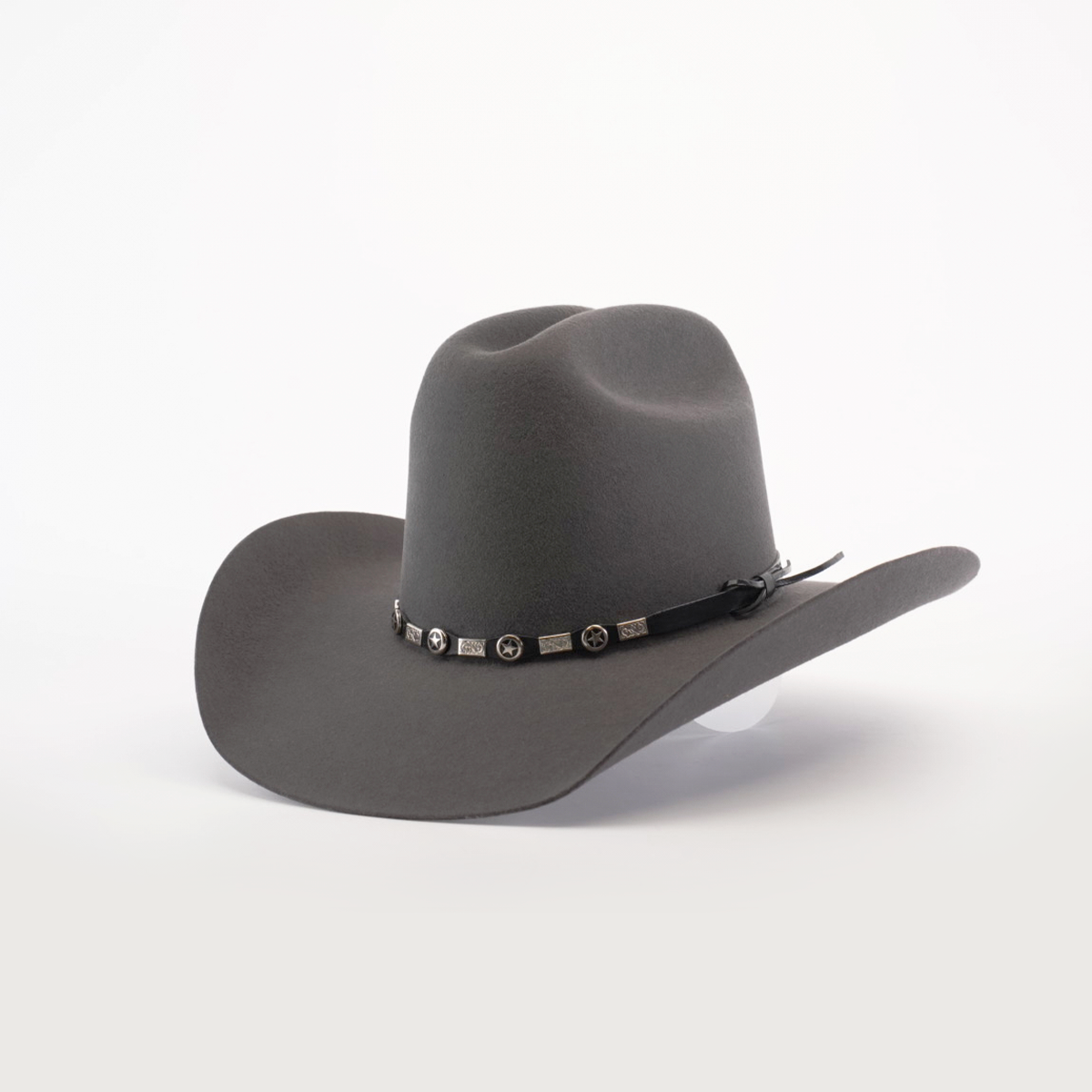 The 6X Leandro Oxford, a dark gray cowboy hat made from premium sheeps wool, boasts a wide brim and a decorative band with metallic accents, set against a plain white background.