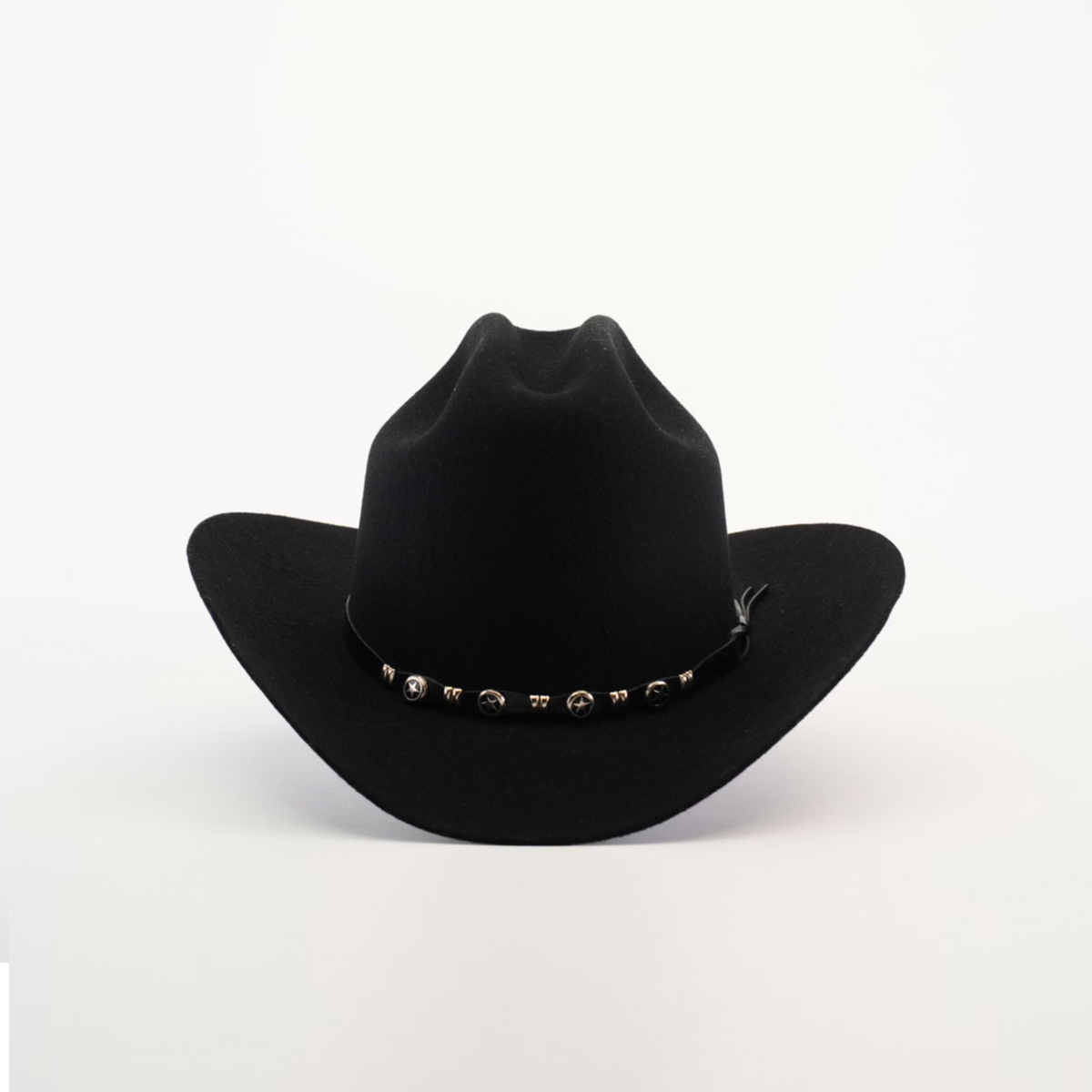 The X 2 Carnales Black is a felt cowboy hat, featuring a wide brim and decorative band with metal accents, ideal for western headwear, showcased against a white background.