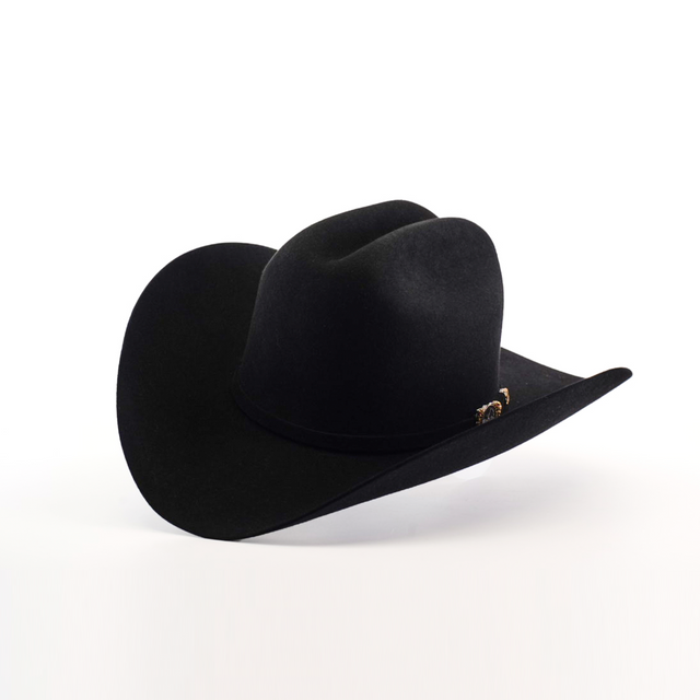 The 100X Independencia Black is a full beaver fur cowboy hat with a wide brim and decorative band, set against a plain white background. This Larry Mahan piece showcases classic western style with a subtle crown crease.