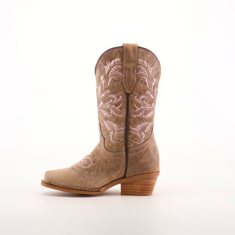 The Bellere Fawn - Snip Toe boot is a beautifully handcrafted piece in premium cowhide leather featuring a light brown cowboy design with pink embroidered floral patterns on the shaft, complemented by a medium-height heel and pointed toe.